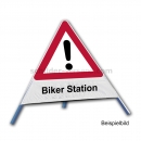 Faltsignal Gefahrenstelle: Faltsignal - Gefahrenstelle mit Text: Biker Station